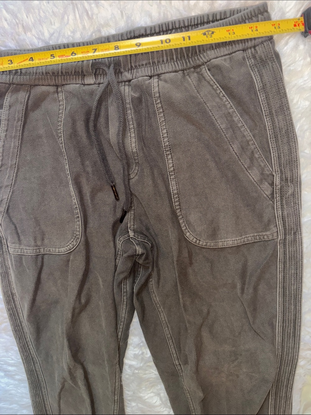 Athleta Farallon Jogger Green, Size 4 - Picture 4 of 16